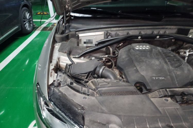 Used Audi Q5 2017 Plus 40 TFSI Ambition Model Engine Bay Right