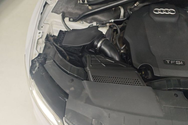 Used Audi Q5 2017 Plus 40 TFSI Ambition Model Engine Bay Right
