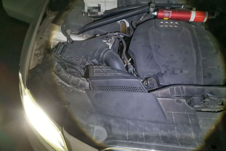 Used Audi Q5 2017 40 TFSI Technology Edition Engine Bay Right