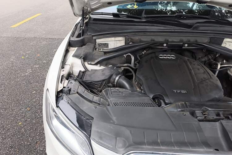 Used Audi Q5 2017 40 TFSI Ambition Edition Engine Bay Right