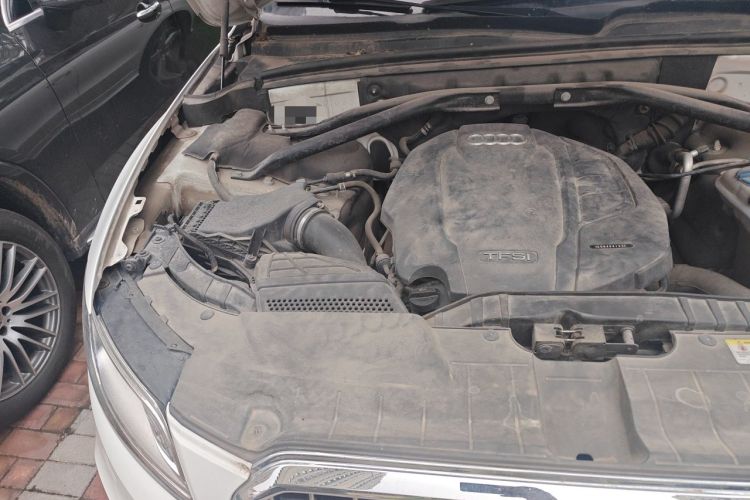 Used Audi Q5 2017 Plus 40 TFSI Ambition Model Engine Bay Right