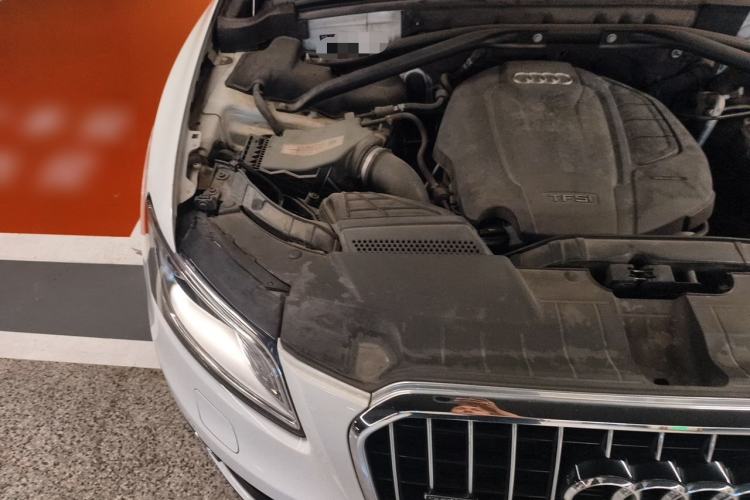Used Audi Q5 2017 40 TFSI Technology Edition Engine Bay Right