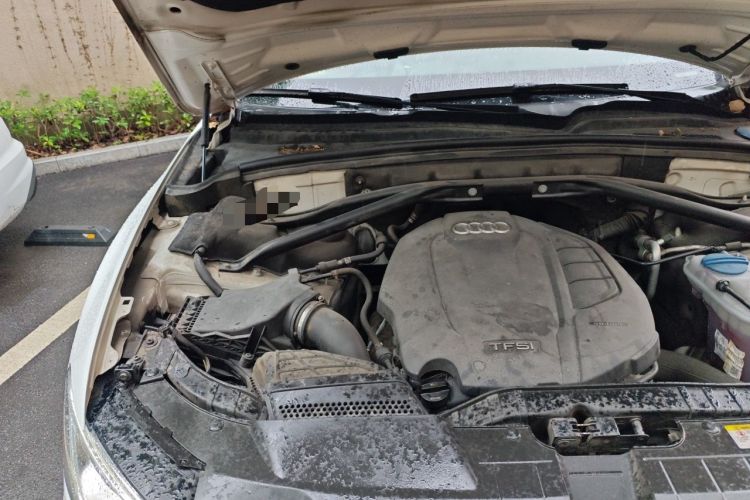 Used Audi Q5 2017 40 TFSI Technology Edition Engine Bay Right