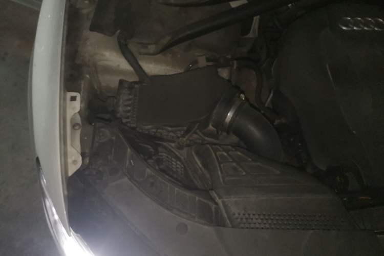 Used Audi Q5 2017 Plus 40 TFSI Ambition Model Engine Bay Right