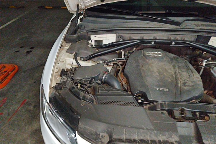 Used Audi Q5 2017 40 TFSI Comfort Model Engine Bay Right