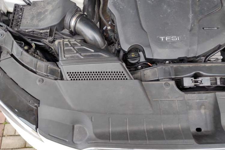 Used Audi Q5 2017 Plus 40 TFSI Technology Model Engine Bay Right