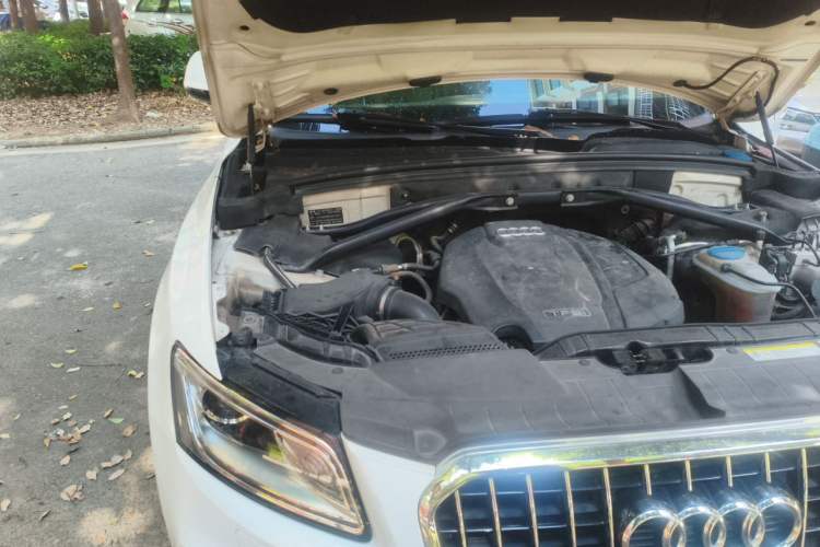 Used Audi Q5 2017 40 TFSI Dynamic Edition Engine Bay Right
