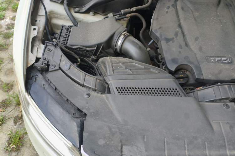 Used Audi Q5 2017 40 TFSI Technology Edition Engine Bay Right