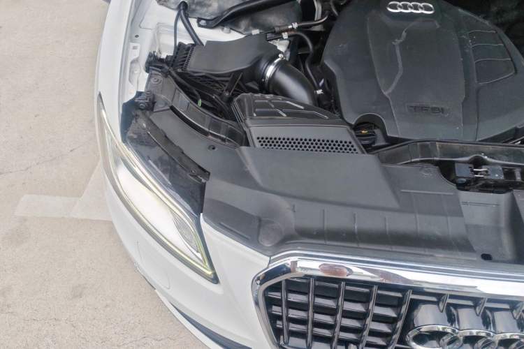 Used Audi Q5 2017 40 TFSI Technology Edition Engine Bay Right