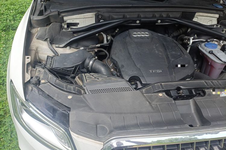 Used Audi Q5 2017 Plus 40 TFSI Ambition Model Engine Bay Right