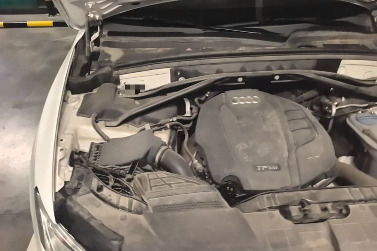 Used Audi Q5 2017 40 TFSI Technology Edition Engine Bay Right
