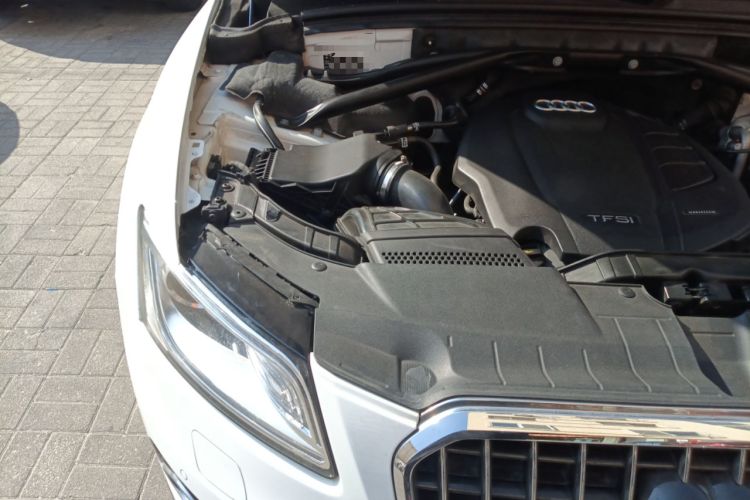 Used Audi Q5 2017 40 TFSI Technology Edition Engine Bay Right