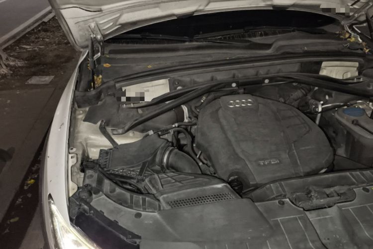 Used Audi Q5 2017 Plus 40 TFSI Comfort Model Engine Bay Right