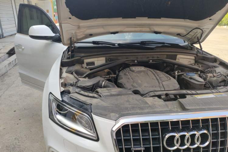 Used Audi Q5 2017 Plus 40 TFSI Ambition Model Engine Bay Right