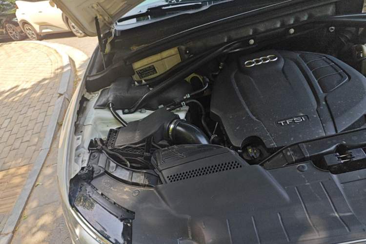 Used Audi Q5 2017 Plus 40 TFSI Comfort Model Engine Bay Right