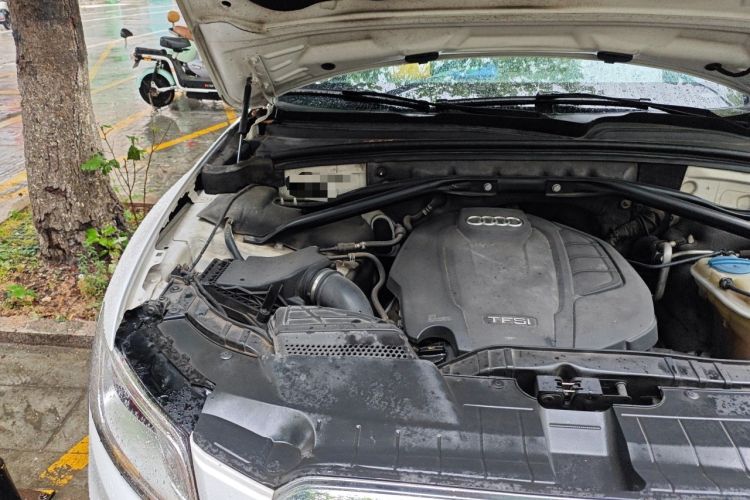 Used Audi Q5 2017 Plus 40 TFSI Technology Model Engine Bay Right