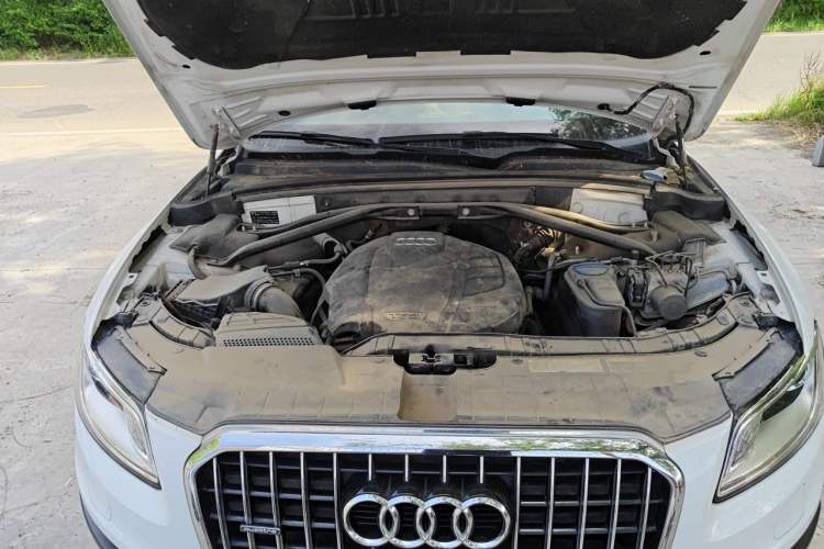 Used Audi Q5 2017 Plus 40 TFSI Technology Model Engine Bay Right