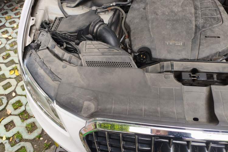 Used Audi Q5 2017 40 TFSI Ambition Edition Engine Bay Right