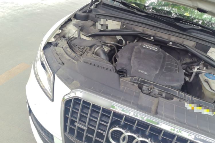 Used Audi Q5 2017 Plus 40 TFSI Ambition Model Engine Bay Right