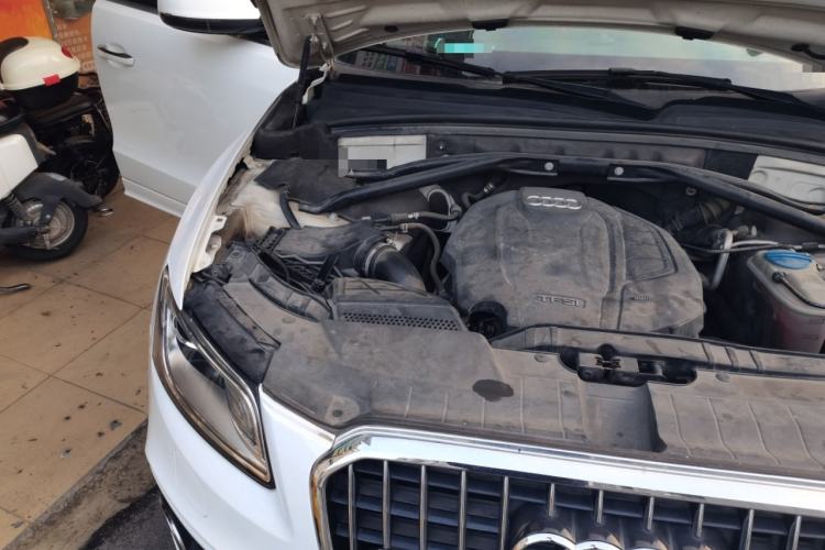 Used Audi Q5 2017 Plus 40 TFSI Ambition Model Engine Bay Right