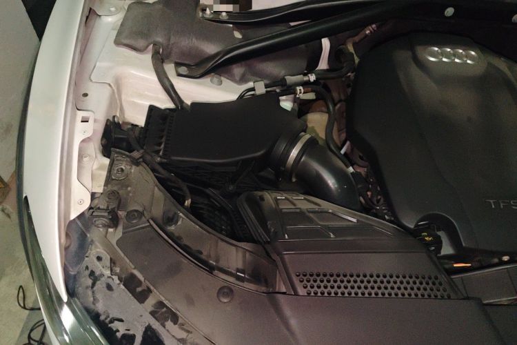 Used Audi Q5 2017 40 TFSI Luxury Model Engine Bay Right