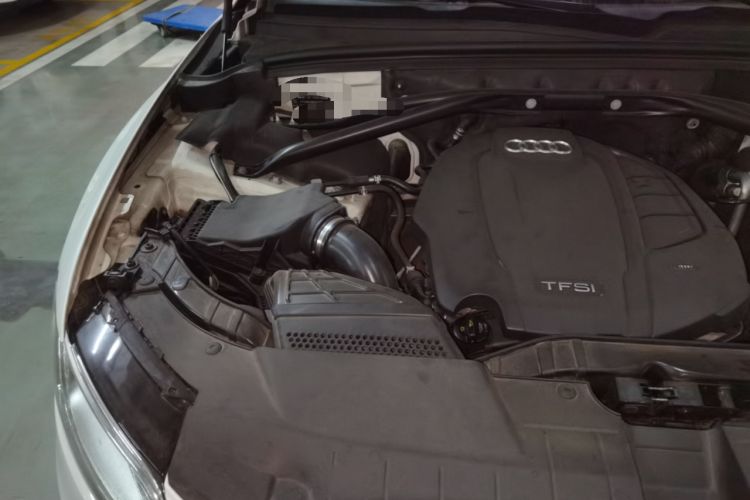 Used Audi Q5 2017 40 TFSI Technology Edition Engine Bay Right
