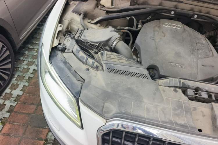 Used Audi Q5 2017 Plus 40 TFSI Technology Model Engine Bay Right