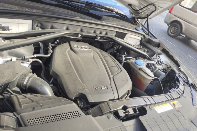 Used Audi Q5 2017 40 TFSI Ambition Edition Engine Bay Right
