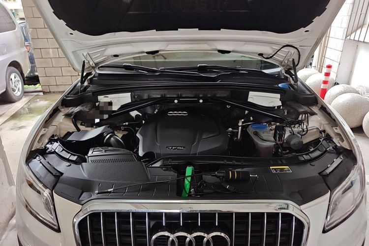 Used Audi Q5 2017 Plus 40 TFSI Technology Model Engine Bay