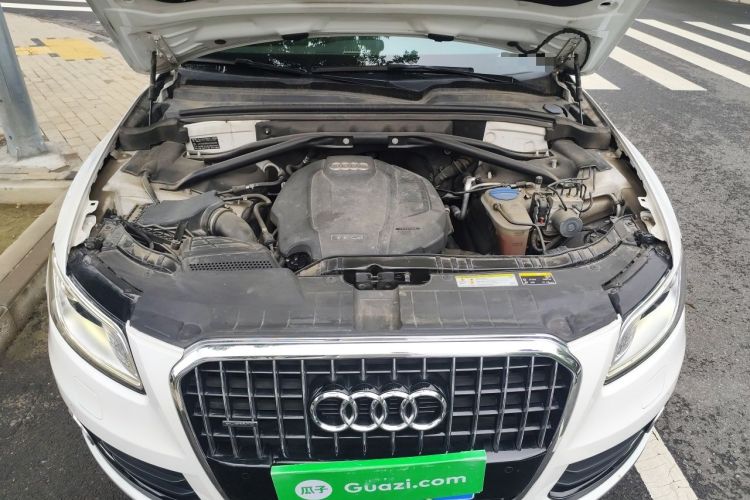 Used Audi Q5 2017 40 TFSI Comfort Model Engine Bay