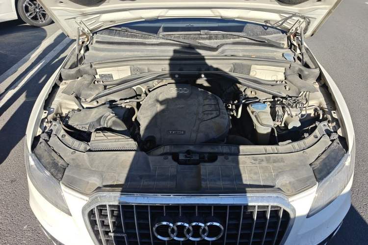 Used Audi Q5 2017 40 TFSI Ambition Edition Engine Bay