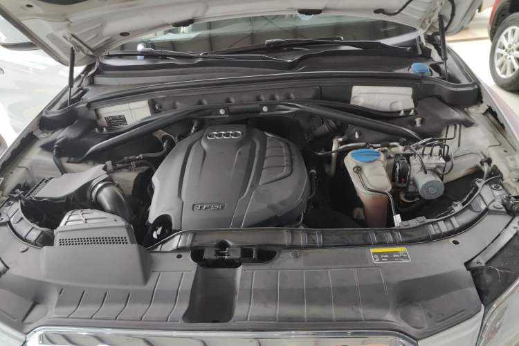 Used Audi Q5 2017 40 TFSI Dynamic Edition Engine Bay