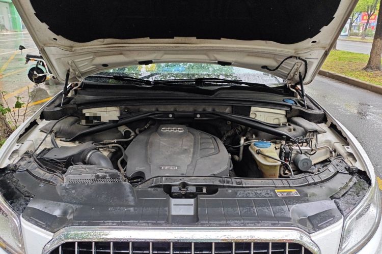 Used Audi Q5 2017 Plus 40 TFSI Technology Model Engine Bay