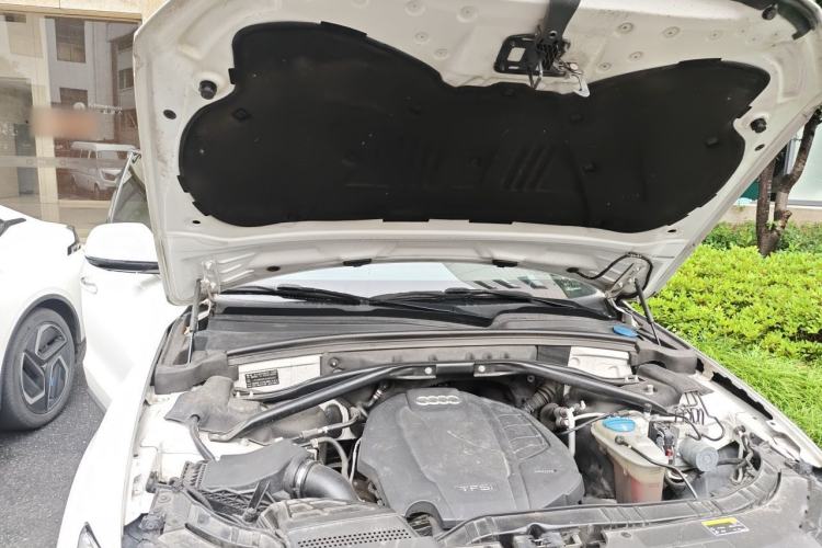 Used Audi Q5 2017 40 TFSI Ambition Edition Engine Bay