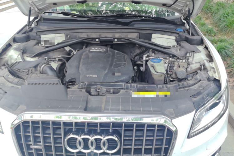 Used Audi Q5 2017 Plus 40 TFSI Ambition Model Engine Bay