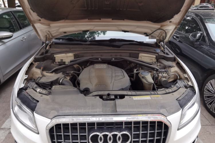 Used Audi Q5 2017 Plus 40 TFSI Ambition Model Engine Bay