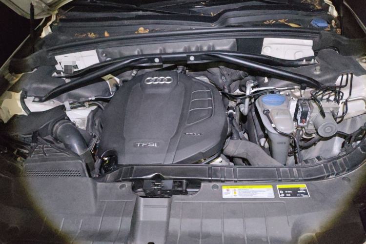 Used Audi Q5 2017 Plus 40 TFSI Ambition Model Engine Bay