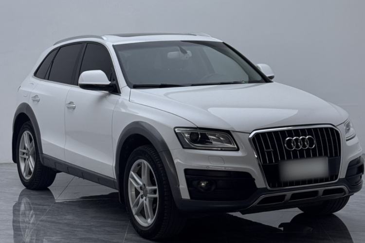 Used Audi Q5 2017 Plus 40 TFSI Comfort Model Exterior 1