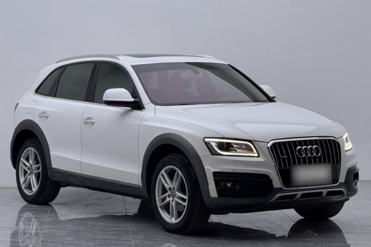 Used Audi Q5 2017 Plus 40 TFSI Technology Model Exterior 2