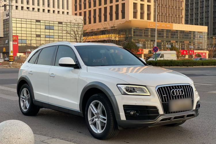 Used Audi Q5 2017 Plus 40 TFSI Technology Model Exterior 2