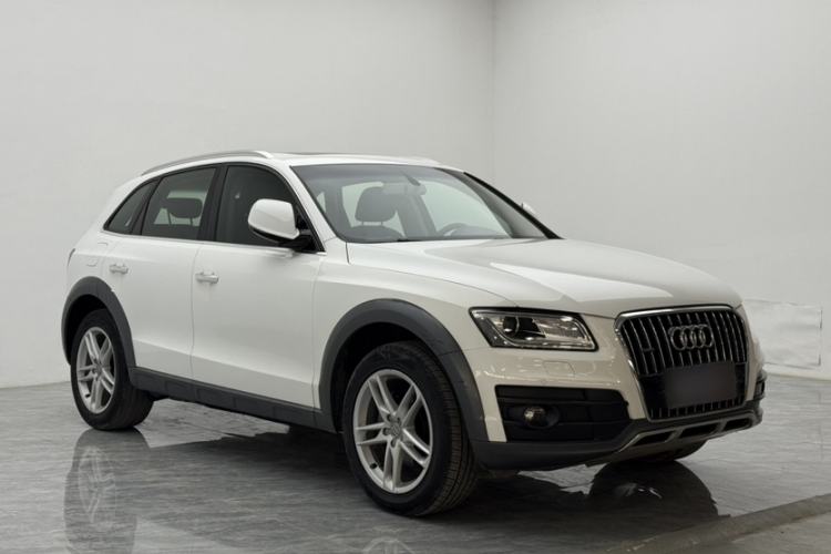 Used Audi Q5 2017 Plus 40 TFSI Technology Model Exterior 2