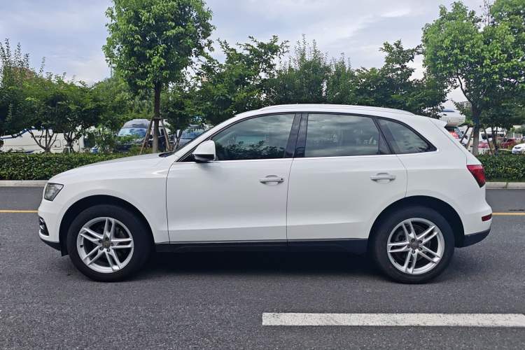 Used Audi Q5 2017 40 TFSI Technology Edition Exterior 2