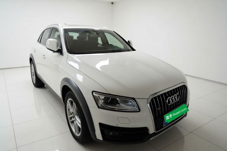 Used Audi Q5 2017 Plus 40 TFSI Technology Model Exterior 2