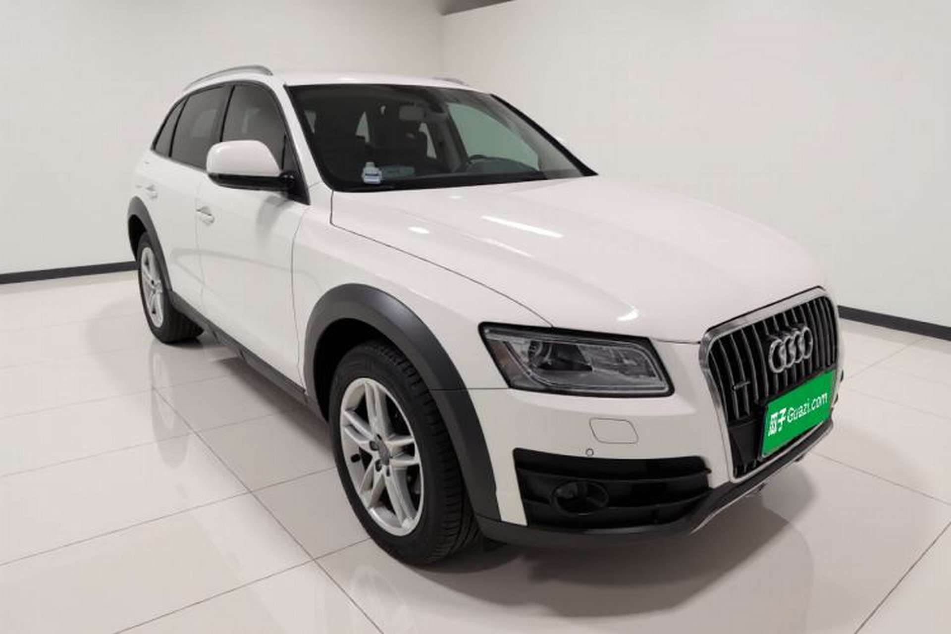 Used Audi Q5 2017 Plus 40 TFSI Technology Model Exterior 2