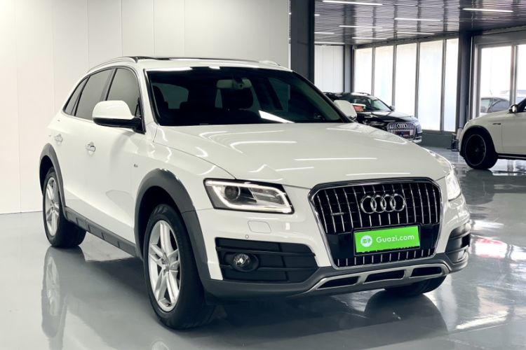 Used Audi Q5 2017 Plus 40 TFSI Technology Model Exterior 2