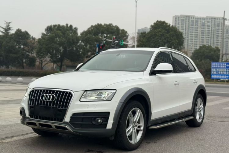 Used Audi Q5 2017 Plus 40 TFSI Technology Model Exterior 2