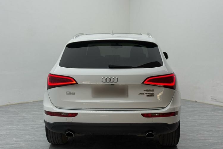 Used Audi Q5 2017 Plus 40 TFSI Comfort Model Exterior 3