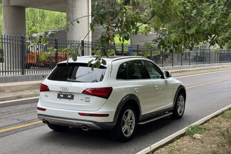 Used Audi Q5 2017 Plus 40 TFSI Technology Model Exterior 3