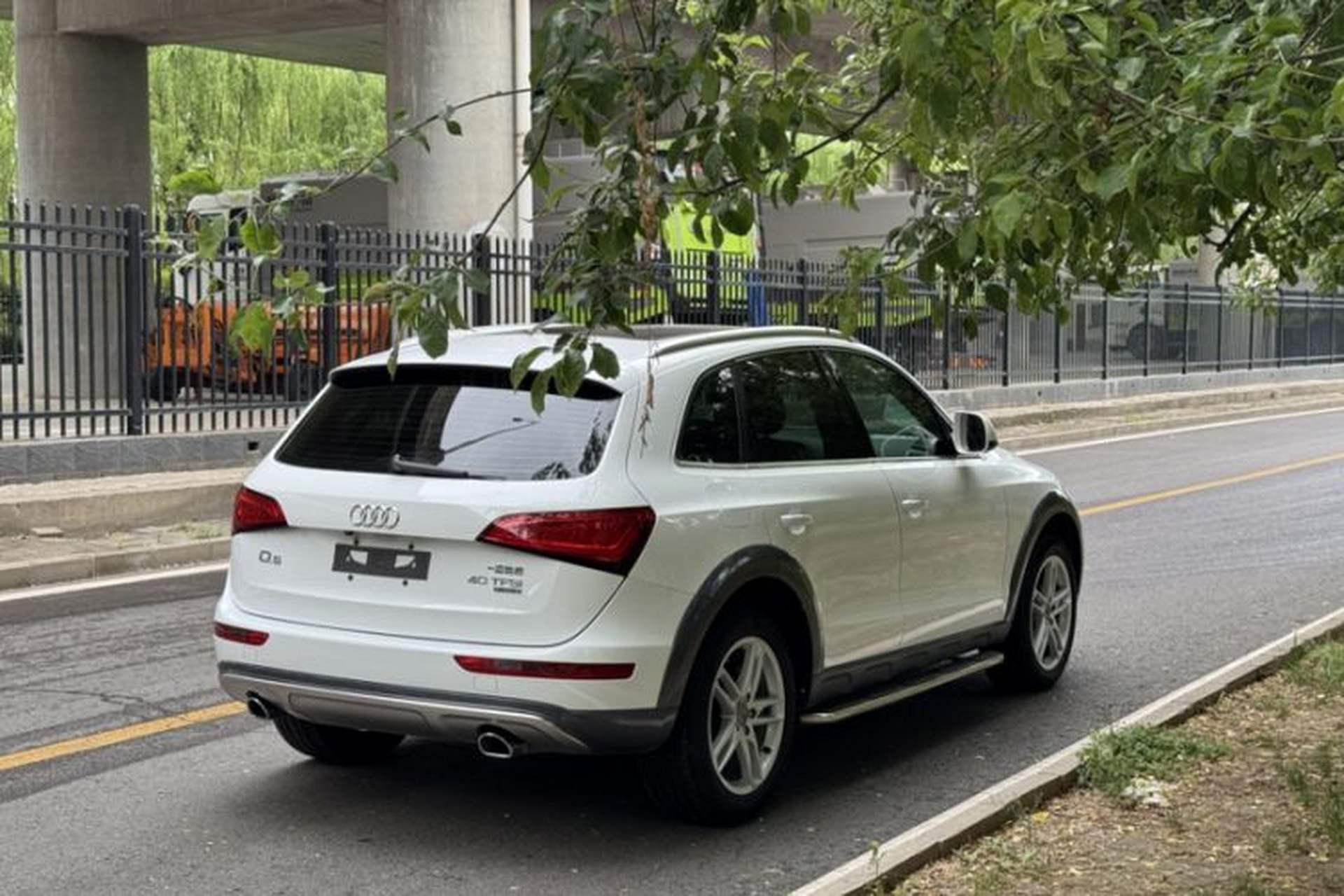 Used Audi Q5 2017 Plus 40 TFSI Technology Model Exterior 3