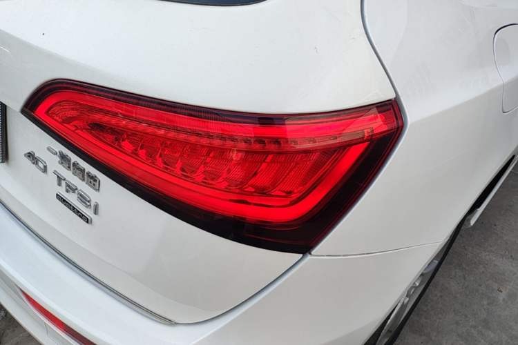 Used Audi Q5 2017 Plus 40 TFSI Ambition Model Exterior 3